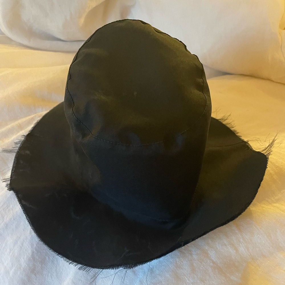 The Row Sofia Bucket Hat in Silk$390Sold Out